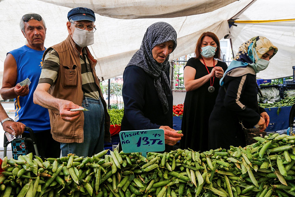 Turkey Raises Inflation Estimates, Sees Record Trade Deficit